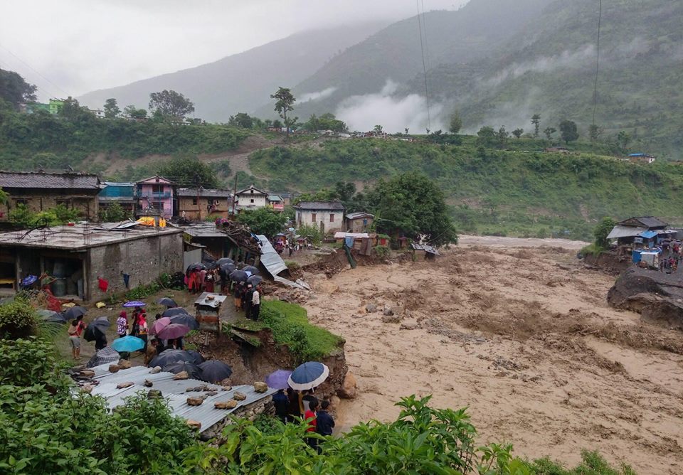 बाह्रबिसे नगरपालिका जम्बुका १५ घर बाढीले बगायो, केही व्यक्ति सम्पर्कविहीन