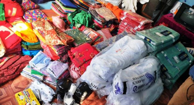 १४ लाखको अवैध कपडा र विद्युत्का सामान बरामद