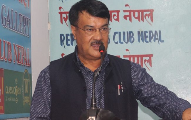 काँग्रेस नेता मीन विश्वकर्मालाई भेन्टिलेटरमा राखियो