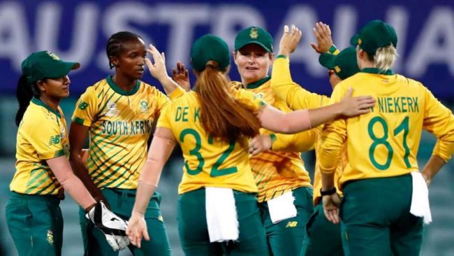 दक्षिण अफ्रीका महिला क्रिकेट टोलीका तीन सदस्यहरू कोविड–१९ बाट संक्रमित