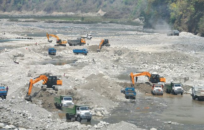 राष्ट्रिय गौरवका योजनाका नाममा नदीजन्य पदार्थ दोहन