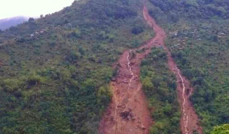 पहिरोले घर पुरिँदा दुईको मृत्यु