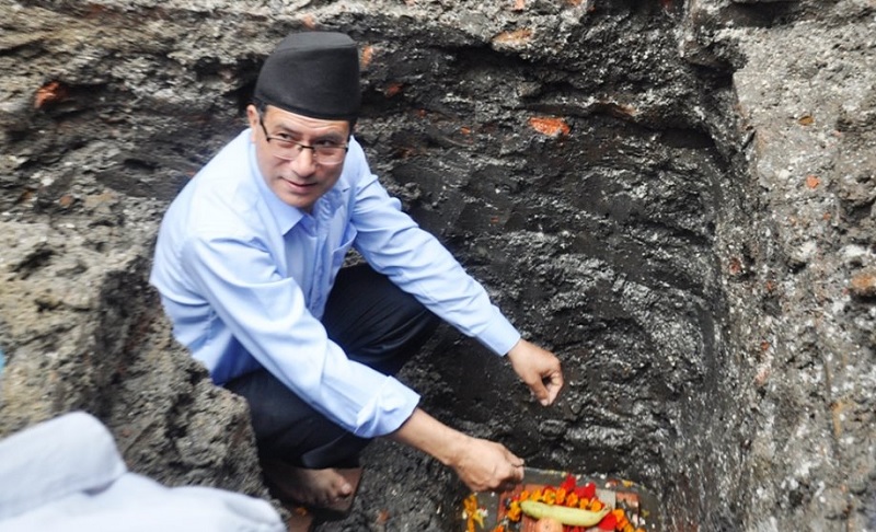 ३१८ वर्ष पुरानो आगँछेँ पुनः निर्माणको शिलान्यास