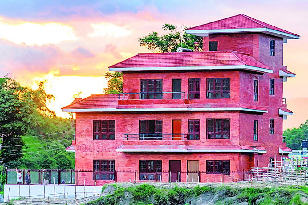 झमकलाई घर हस्तान्तरण