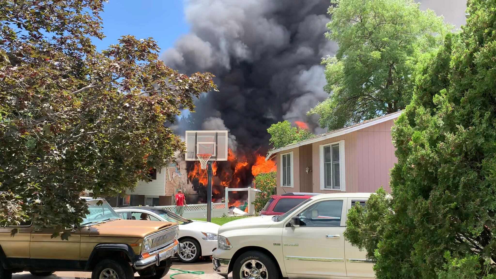 अमेरिकाको उटाहमा शहरको बस्ती क्षेत्रमा विमान दुर्घटना