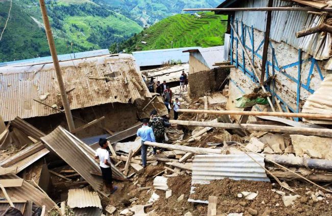 सिन्धुपाल्चोक पहिरोका दर्दनाक दृश्यहरु (फोटोफिचर)