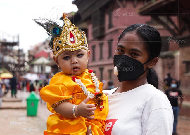 कोरोनाले छेकेन कृष्ण भक्तजनलाई (फोटोफिचर)
