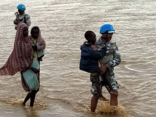 विदेशमा पनि नेपाल प्रहरीको पराक्रमः सुडानमा बहादुरी देखाउँदै (फोटोफिचर)