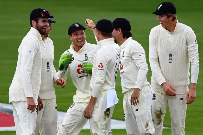 ईङल्यान्ड पाकिस्तान टेस्ट : पाकिस्तान पहिलो पारीमा २७३ रनमा अलआउट