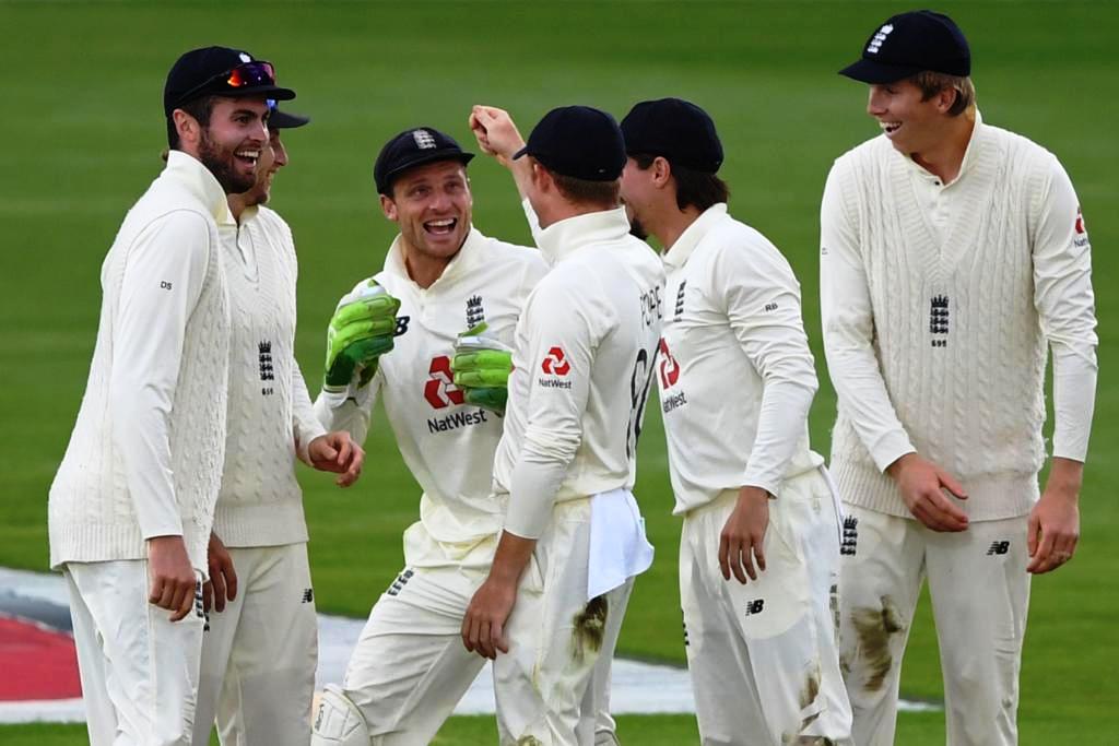 ईङल्यान्ड पाकिस्तान टेस्ट : पाकिस्तान पहिलो पारीमा २७३ रनमा अलआउट