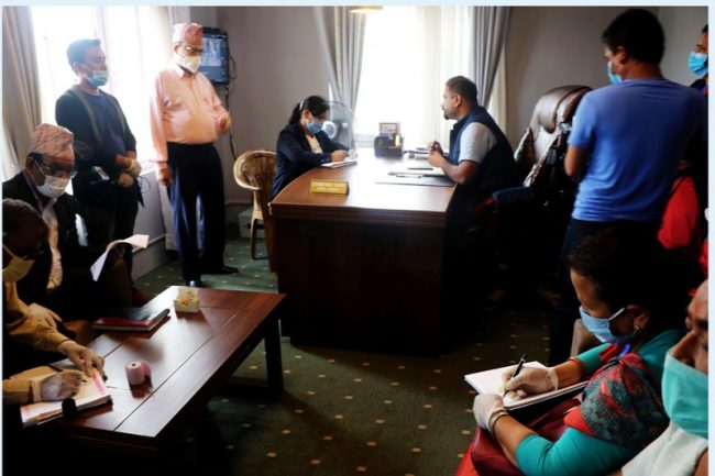 विद्युत् प्राधिकरणको चरम लापर्वाहीः सेवाग्राही जोखिममा