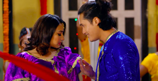 ‘सेल्फी हानौँला’ गायकको ‘सार्टनैको चोली’मा सरोज र आश्मा (भिडियो)