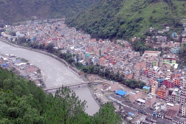 कोरोनाको कहरले सुनसान छ बेनीको बजार
