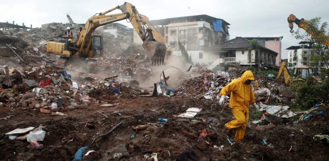 भारतको राइगढमा पाँचतले भवन भत्किँदा मृत्यु हुनेको सङ्ख्या १३ पुग्यो, उद्धार जारी