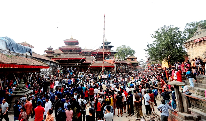 इन्द्रध्वजोत्थानका लागि रुख नकाटिने : जात्रा स्थगित