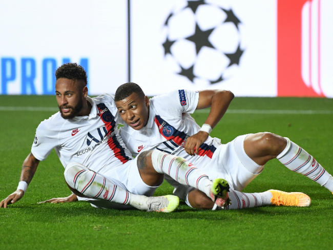 पीएसजी २५ बर्षपछि सेमिफाईनलमा