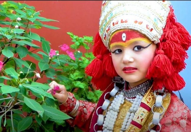 प्रिन्स एण्ड प्रिन्सेस वल्ड २०२० मा भिड्दै नेपालकी सात वर्षीया प्रिन्शा खड्का