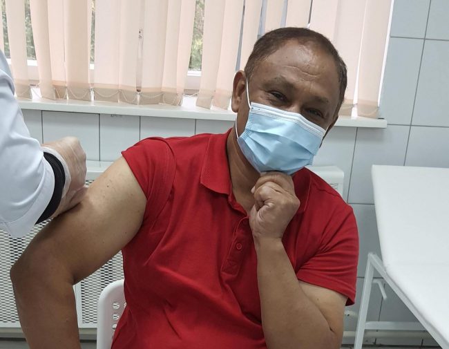 कोरोना विरुद्धको खोप लगाएका नेपाली भन्छ्न्- ‘भ्याक्सिनले शतप्रतिशत परिणाम दिनेमा ढुक्क छु’