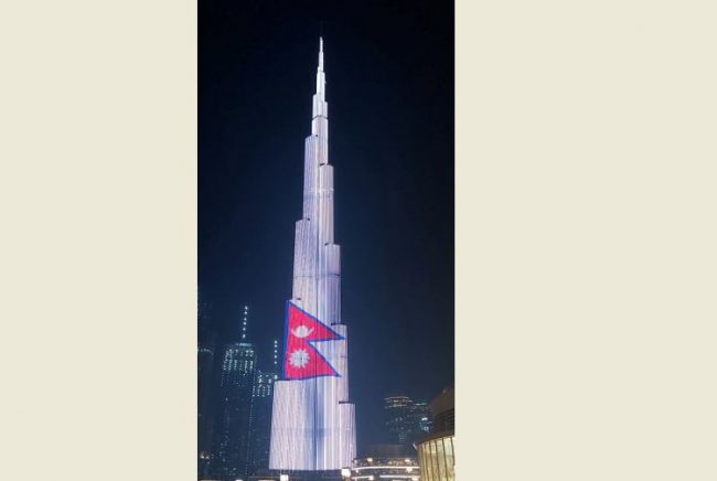 बुर्ज खलिफामा नेपाली राष्ट्रिय झण्डा झलमल