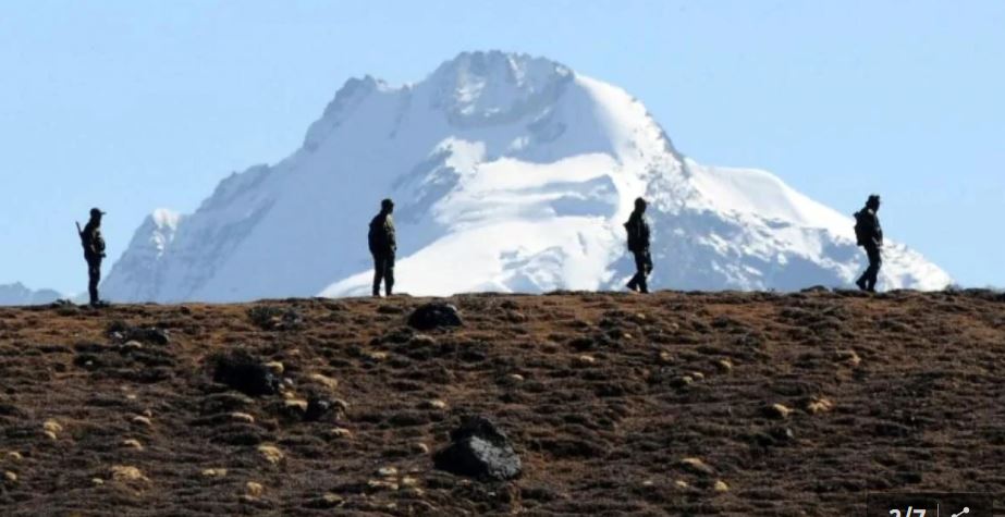 चीनसँगको सीम तनावमा भारतले रणनीतिक अग्रता लिएको दावी, ६ वटा पहाडमा कब्जा