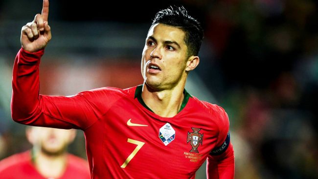 अन्तर्राष्ट्रिय फुटबलमा सय गोल पुरा गर्ने रोनाल्डो दोस्रो खेलाडी