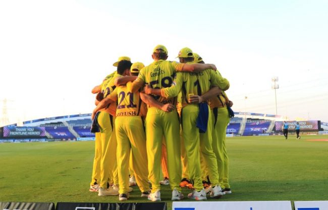 आईपीएलको पहिलो खेलमा मुम्बईमाथि चेन्नईको सजिलो जित