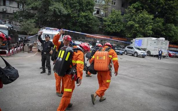 चीनको कोइला खानीमा च्यापिएर १६ मजदुरको मृत्यु