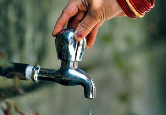 गर्मी सुरु भएसँगै खानेपानीको अभावः छिमेकीसँग सधैँ झगडा