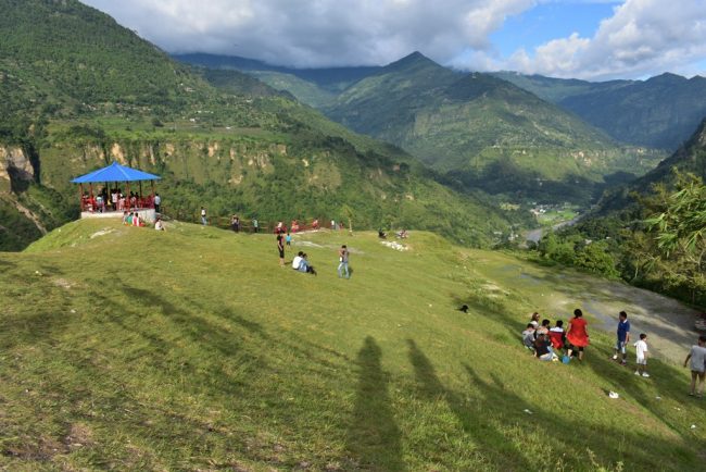 कोरोनाको कहरः लभ्लीहिलमा देखिन छोडे प्रेमजोडी