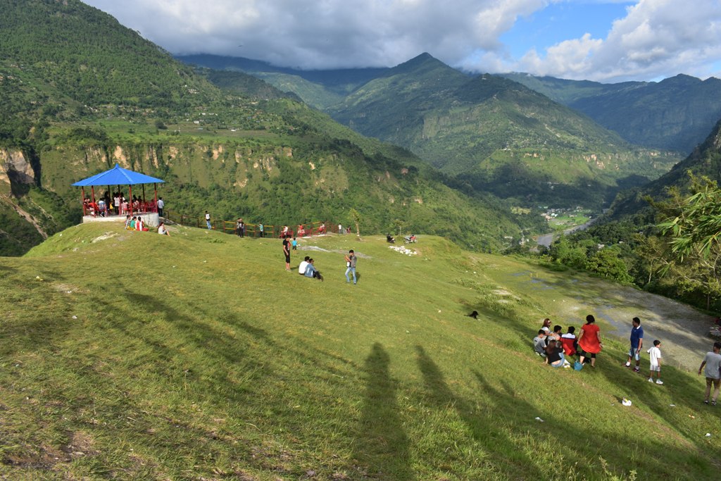 कोरोनाको कहरः लभ्लीहिलमा देखिन छोडे प्रेमजोडी