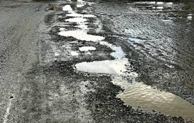 अलकत्रा, बालुवा र गिटीले टालटुले काम, १५ दिनमै उस्तै