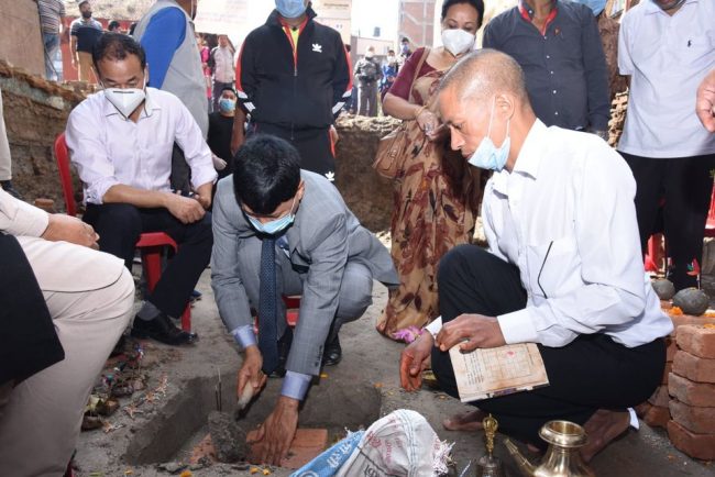 वडा २२ को कार्यालय भवन निर्माणका लागि शिलान्यास