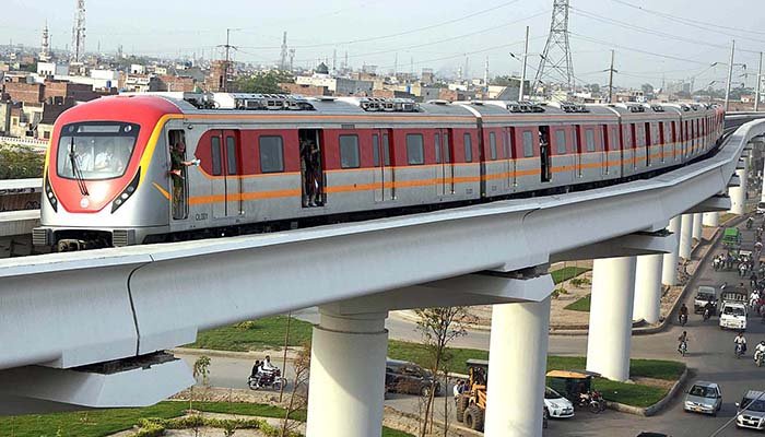 पाकिस्तानको पहिलो मेट्रो ट्रेन सेवाद्वारा लाहोरमा व्यवसायिक सेवा सुरु