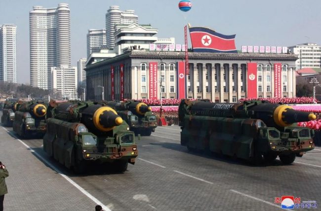 उत्तर कोरियाले राजधानीमा उतार्यो अत्याधुनिक हतियार, चीनको बधाइ, युरोप–अमेरिकामा तरंग
