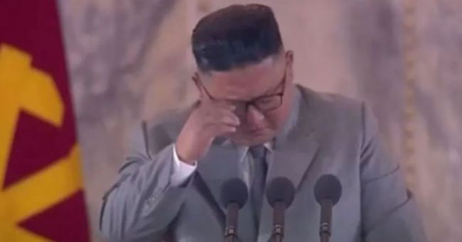 किम जोंग उनले किन रुँदै आफ्नो देशका जनतासँग माफी मागे ?