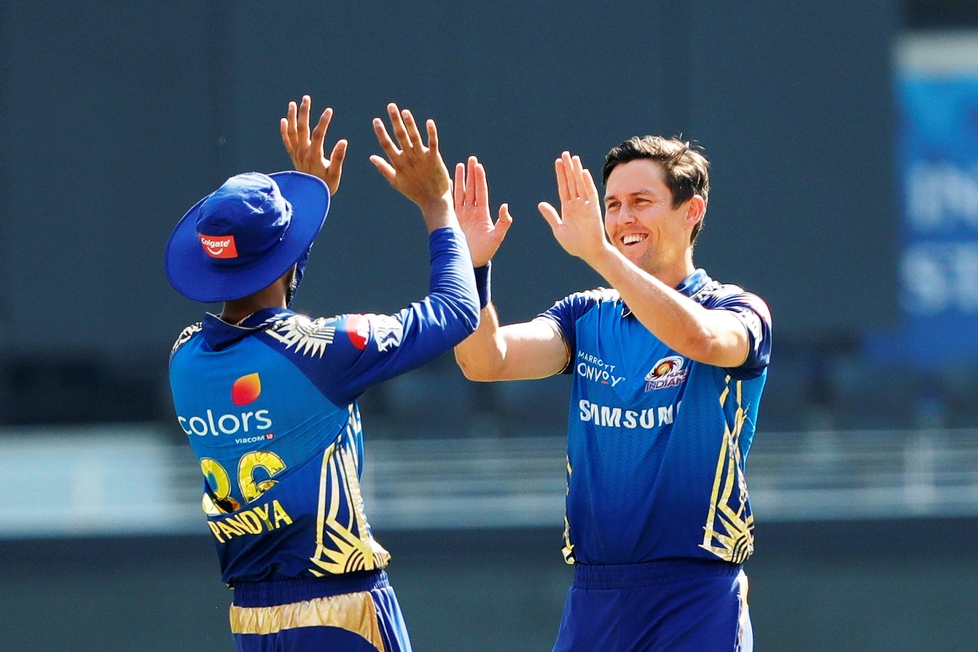 आईपीएलमा दिल्लीद्वारा मुम्बई सामु १११ रनको सामान्य लक्ष्य