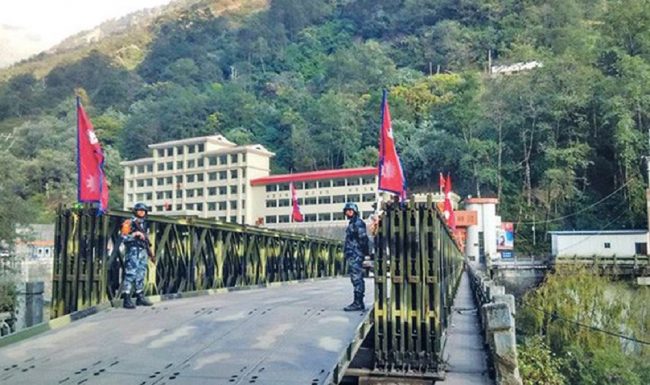 मजदूरमा कोरोना देखिएपछि तातोपानी नाका पुनः बन्द