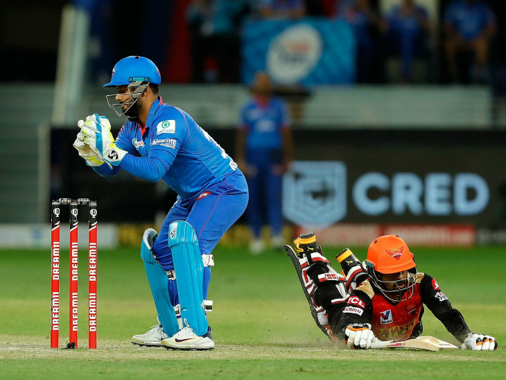 सनराइजर्स हैदराबाट र दिल्ली क्यापिटल्सबीचको रोमाञ्चक खेल हेर्नुस् तस्वीरमा