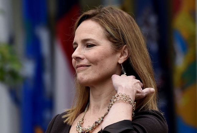 अमेरिकी सर्वोच्च अदालतको न्यायाधीशमा ब्यारेट नियुक्त, शपथ ग्रहण पनि सम्पन्न