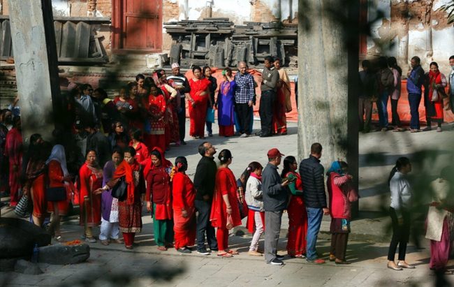 बडादशैँको नवरात्रि शुरु, भक्तपुरको ब्रह्मायणीमा भक्तजनको घुइँचो