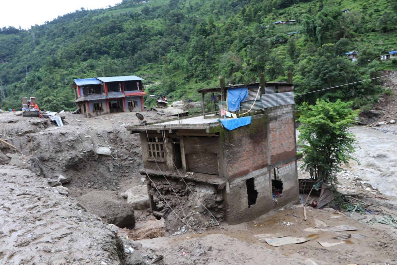 जोखिमयुक्त बस्तीसम्बन्धी प्रारम्भिक प्रतिवेदन हस्तान्तरण