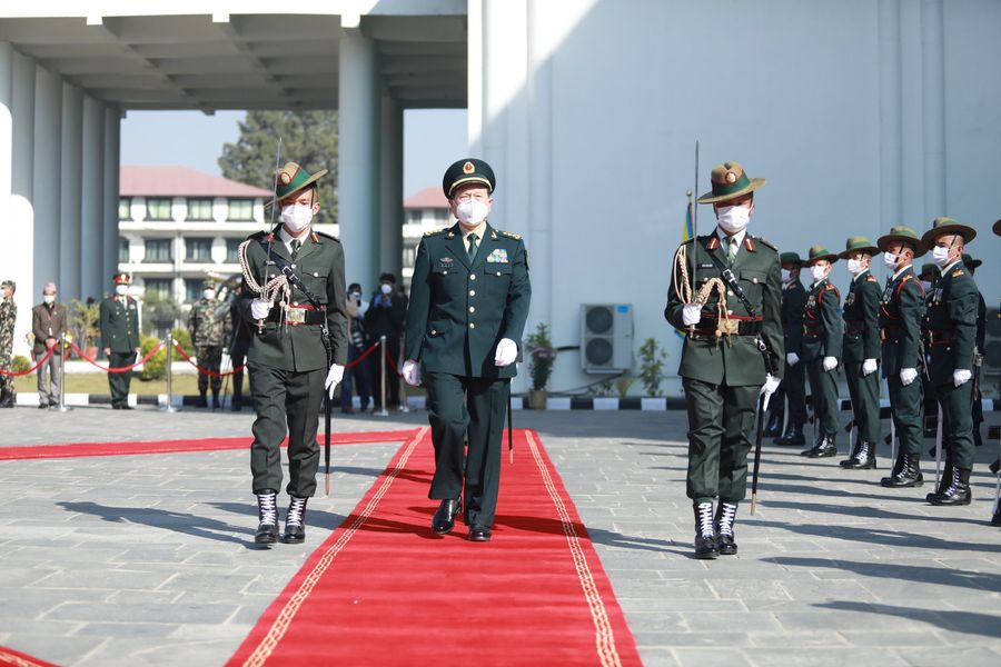 चीनका रक्षामन्त्री जंगी अड्डामा (फोटोफिचर)