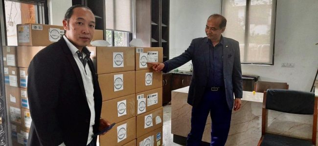 एनआरएनएद्वारा सरकारलाई १० हजार एन्टिजेन किट सहयोग