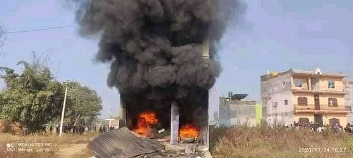 बर्दिबास बलात्कार घटनाः प्रहरी र स्थानियबीचको झडपमा डीएसपीसहित १५ जना प्रहरी घाइते