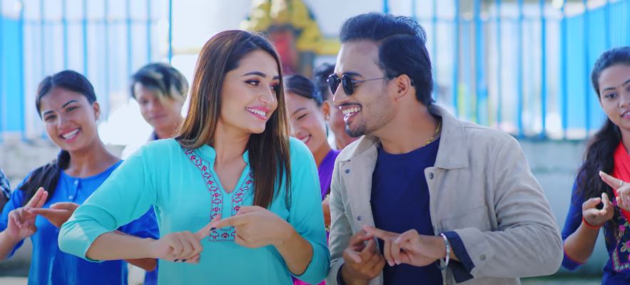 गुणराज र अस्मिताको ‘दोबाटोमा चौतारी’ सार्वजनिक [भिडियाे]