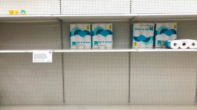 लकडाउनको त्रासले अमेरिकामा ट्वाइलेट पेपरको अभाव !