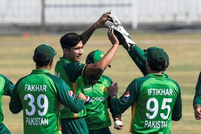 तेस्रो एकदिवसीयमा जिम्बावेले टस जितेर ब्याटिङ गर्दै