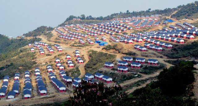 एनआरएनएको सहयोगमा बनेको एकीकृत नमूना बस्तीमा कमसल झ्यालढोकाको प्रयोग