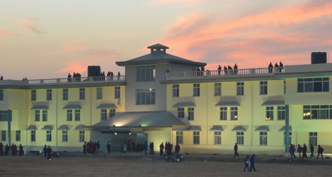 ७ जना नेपाली विद्यार्थी भागेपछि भारतमा नेपाली शिक्षकले आफू दोषी भन्दै आत्महत्या गरे