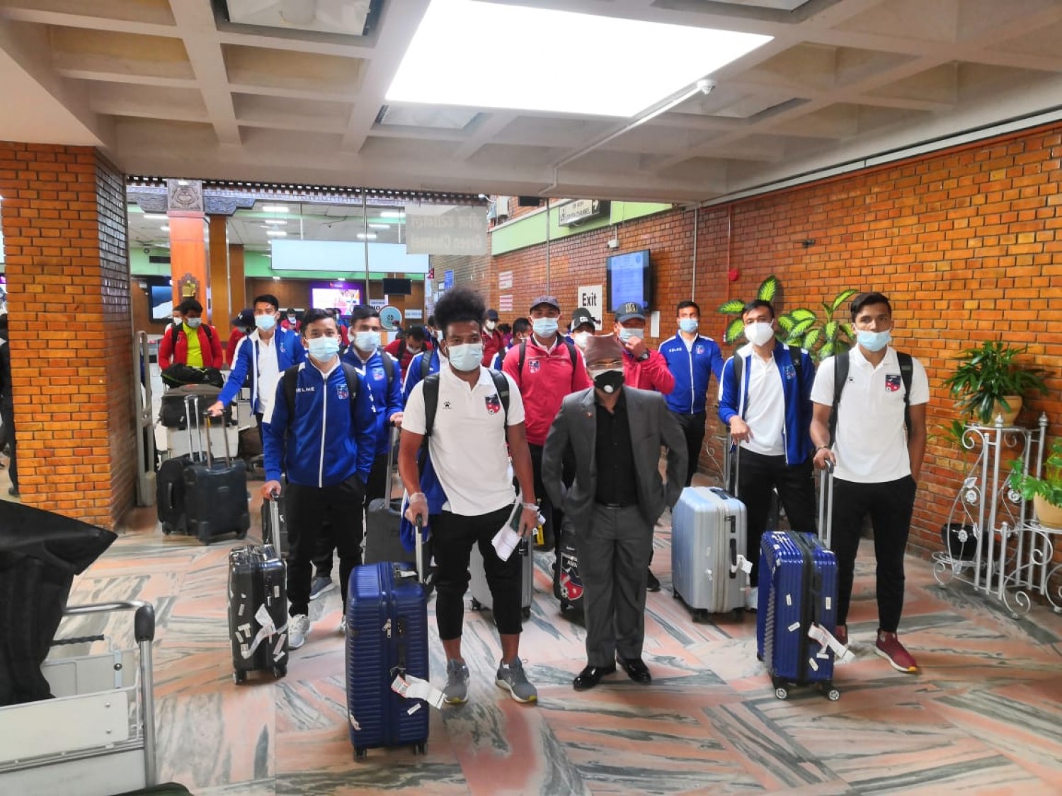 राष्ट्रिय फुटबल टोली स्वदेश फिर्ता